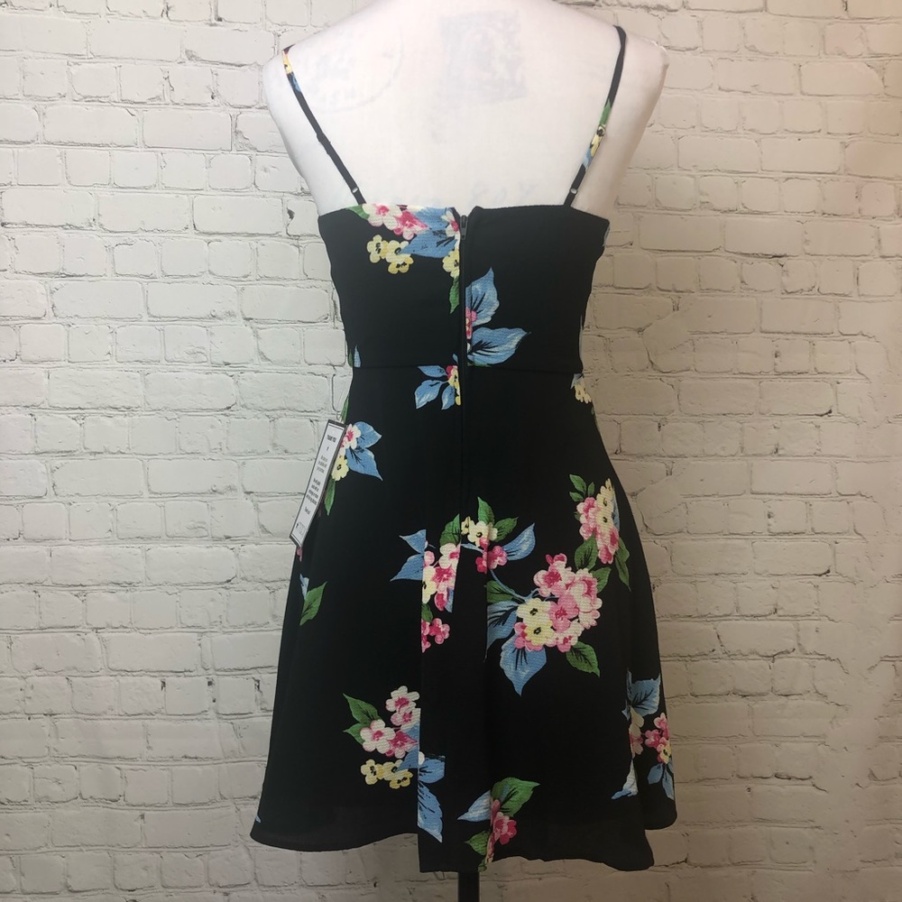 Floral Patterned Dress - Picture 3 of 6